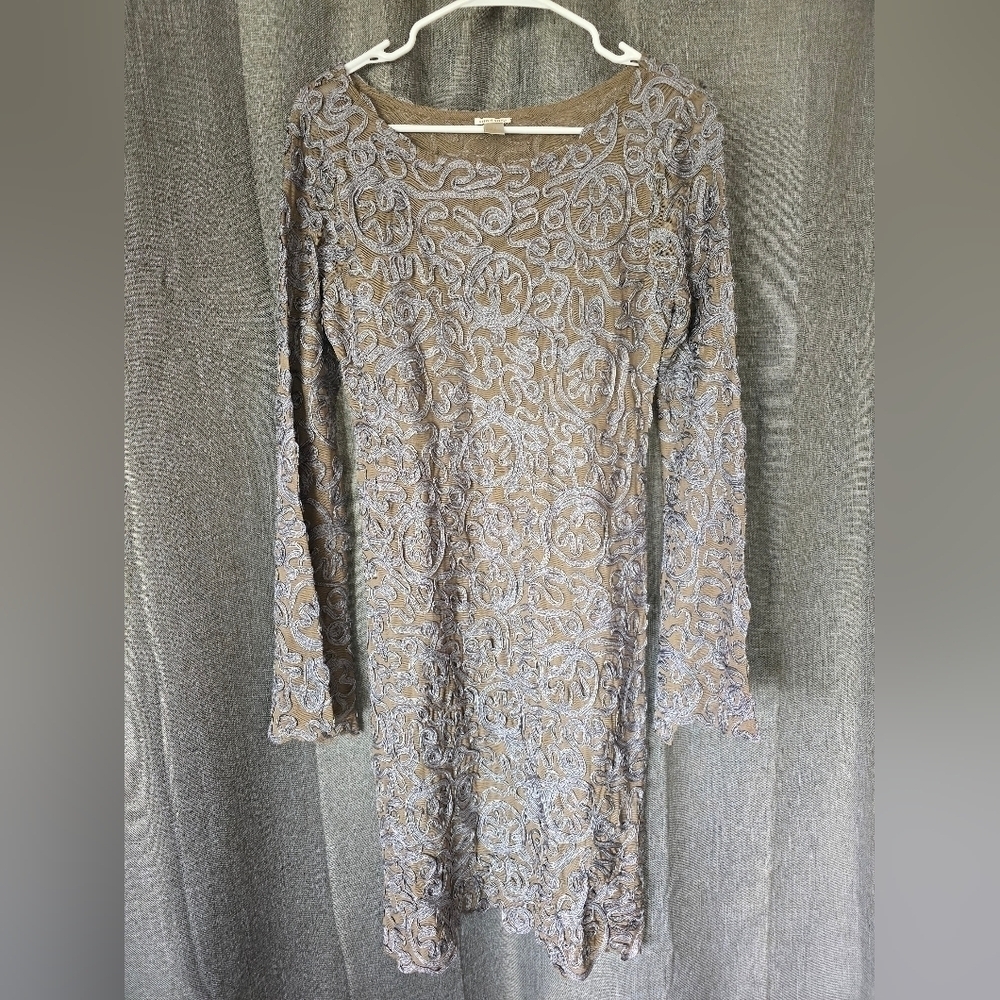 Sundance Pure Elegance Applique Shift Dress in Tan and Grey XS Scalloped Hem